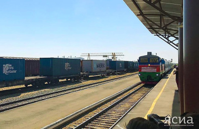 На станции Нижний Бестях встретили первый пассажирский поезд / ЯСИА   