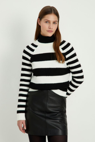 Джемпер прямого силуэта с шерстью