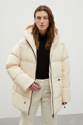 Пуховик с капюшоном и талией на кулиске