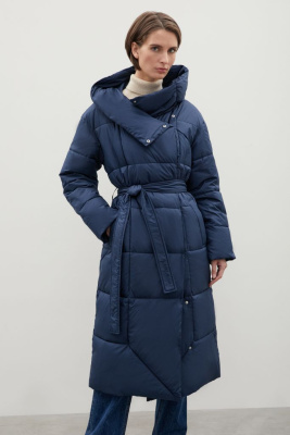 Стеганое утепленное пальто с поясом