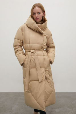 Стеганое утепленное пальто с поясом