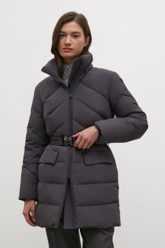 Стеганый пуховик с поясом и капюшоном