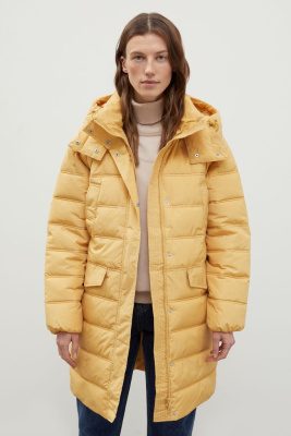 Утепленное пальто силуэта oversize