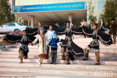 Устное творчество и танцы представили участники фестиваля эвенкийского фольклора «Аюкта» / Ольга Старостина  Алданский 