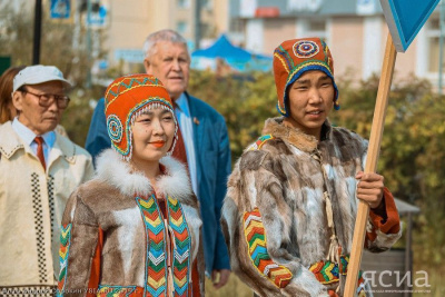 В Якутске прошло шествие участников «Кочевья-2019» в костюмах коренных народов мира (ФОТО) / Вероника Аммосова Якутск Якутск Республика Саха (Якутия)