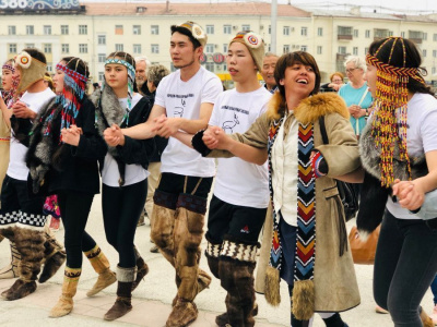 Танец жизни и силы: В Якутске прошел конкурс запевал «Солнечный круг» / Иван Евсеев Якутск Якутск Республика Саха (Якутия)