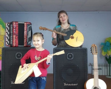 Гитары, домры и другие инструменты доставлены в школу искусств Черского по нацпроекту «Культура» / ЯСИА   Город Москва