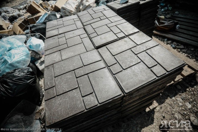 Плитка из песка и пластика в Якутии. Как работает производство в Нижнем Бестяхе / Вероника Аммосова   Республика Саха (Якутия)