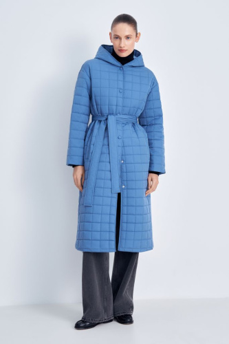 Утепленное пальто с поясом
