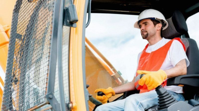 Центр занятости приглашает безработных на курсы профподготовки  / ЯСИА   