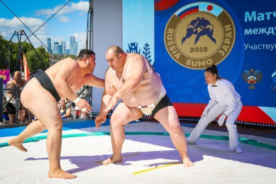 Сойдутся в дохе. Поединки сильнейших сумоистов России и Японии украсят программу ВЭФ   / ЯСИА   Город Москва