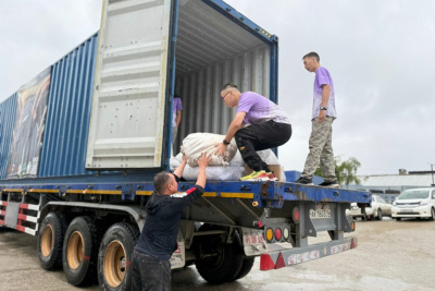 Крупную партию гумпомощи из Якутии отправили в Курскую область / Мария Горохова   