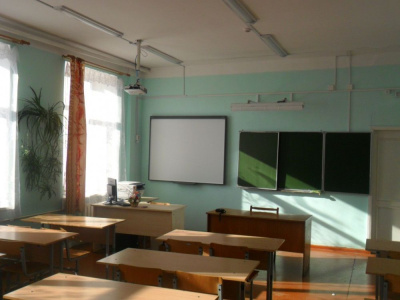 Школа №9 посёлка Чульман до декабря будет закрыта на ремонт / Вероника Аммосова   