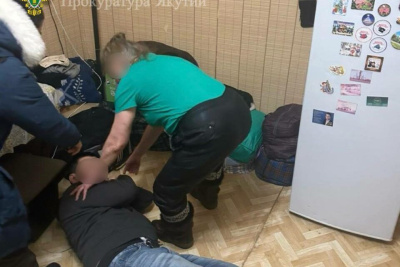 «10 ударов металлическими ножницами в голову и шею»: в Якутске пьяная мать чуть не убила дочь / ЯСИА Якутск Якутск Республика Саха (Якутия)