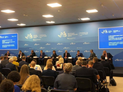 Владимир Солодов предложил создать профориентационные точки для качественной подготовки кадров / ЯСИА   