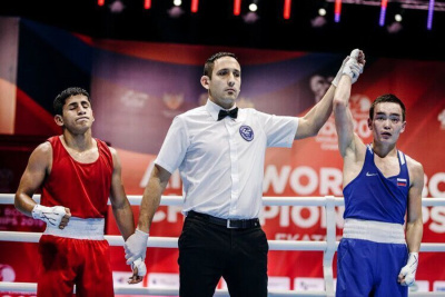 «Первый бой всегда проходит тревожно». Тренер Артур Пахомов о победе Василия Егорова / Дьулустаан Сергеев   