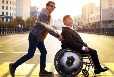 Певец Дима Потапов и музыкант Егор Ефимов приглашают на акустический вечер «1+1» / Вероника Аммосова   