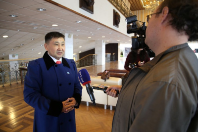 «Высокая оценка театрального искусства Якутии». Алексею Павлову вручили премию имени Фёдора Волкова / Вероника Аммосова   Республика Саха (Якутия)