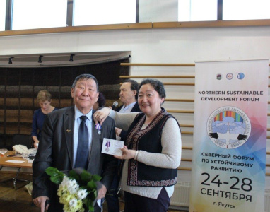 Заслуженного работника культуры России и Якутии Егора Шишигина наградили «Медалью Дружбы» / ЯСИА   Республика Саха (Якутия)