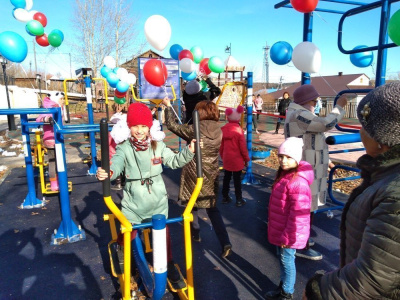 В городском парке Алдана открыли новую спортивную площадку / ЯСИА   