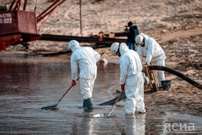 В Якутске провели учения по ликвидации разлива нефтепродуктов / Артемий Грошев Якутск Якутск Республика Саха (Якутия)