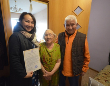 В Госкомобеспечении Якутии поздравили ветеранов / ЯСИА   Республика Саха (Якутия)