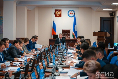 Время меняться. В Якутии органы власти разрабатывают планы по переходу на цифровую модель работы / Дьулус Борочков   Республика Саха (Якутия)