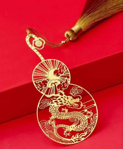 Закладка для книг с кисточкой "Летящий дракон" (металл, нейлон)