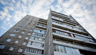 Школьница, упавшая с крыши многоэтажки в Нерюнгри, находится в реанимации / ЯСИА  Нерюнгринский Республика Саха (Якутия)