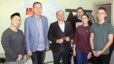 Музыканты оркестра Юрия Башмета дают уроки детям из Высшей школы музыки / ЯСИА   