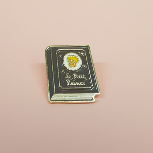 Значок эмалированный "Маленький принц" Книга