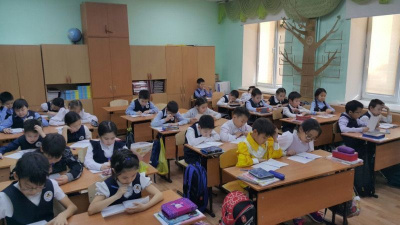 Варианты для устранения третьей смены в школах представят до конца года / ЯСИА   