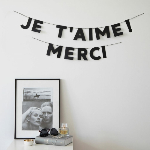 Гирлянда "JE T'AIME! MERCI"