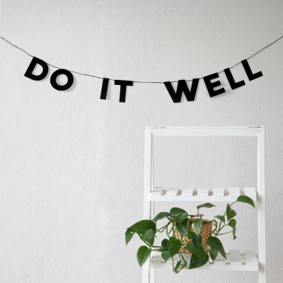 Гирлянда "DO IT WELL"