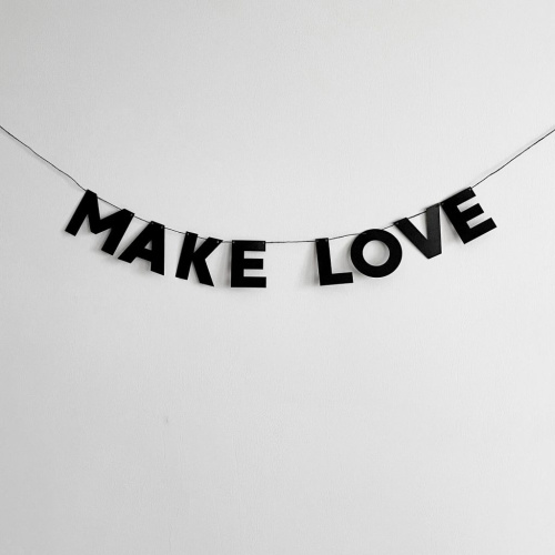 Гирлянда "MAKE LOVE"