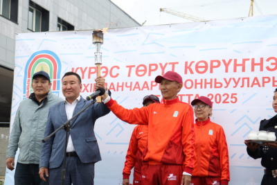 В Якутске встретили огонь Спартакиады по национальным видам спорта / Дьулустаан Сергеев   