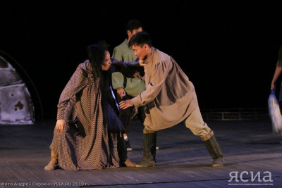 Театр Олонхо готовится к выступлению на международной театральной олимпиаде в Санкт-Петербурге / Вероника Аммосова   Город Санкт-Петербург