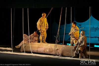 Саха театр им. Ойунского открыл 114-й театральный сезон спектаклем «Желанный голубой берег мой…» / Иван Евсеев   