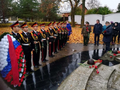 Чурапчинские школьники на берегу озера Ильмень почтили память воинов-якутян / ЯСИА  Чурапчинский Республика Саха (Якутия)