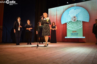 Объединяющий символ. Эстафету театрального марафона Олекма передала северным районам / ЯСИА  Олекминский Республика Саха (Якутия)