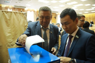 Ил Тумэн избрал мировых судей Усть-Янского, Оймяконского и Олекминского районов / ЯСИА  Усть-Янский Республика Саха (Якутия)