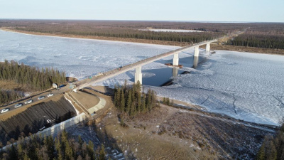 Начальник Упрдор «Вилюй» оценил готовность моста через реку Марху / ЯСИА   Мирнинский