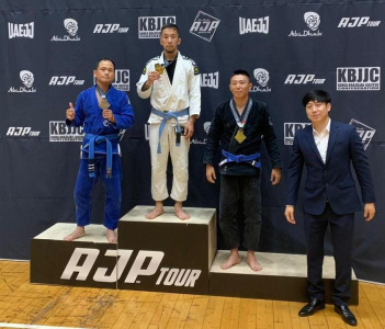 Болевые приемы и три досрочные победы. Джитсер Владимир Пермяков завоевал золото на турнире в Сеуле / ЯСИА   Город Москва