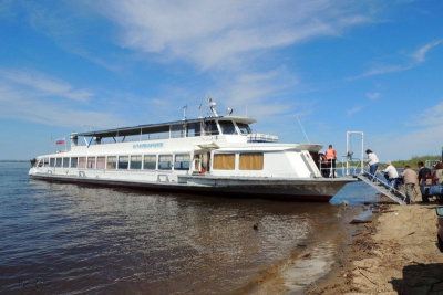 Трансфер пассажиров поезда в Нижний Бестях будут осуществлять на теплоходе «В. Рукавишников» / ЯСИА   