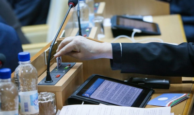 Два депутата Госсобрания (Ил Тумэн) досрочно сложат полномочия / ЯСИА   