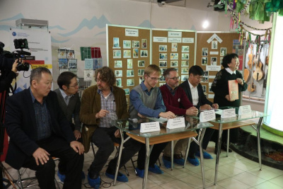 Связь Якутии с Германией. В столице республики открыли выставку Уллы Йохансен / Дьулустаан Сергеев   Республика Саха (Якутия)