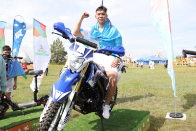 Даниил Слепцов стал победителем Игр Бэргэна на Ысыахе Туймаады / Дьулустаан Сергеев   