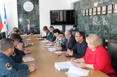 Обсудили состояние пожарной ситуации в Мирнинском районе /   Мирнинский Республика Саха (Якутия)