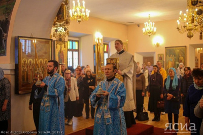 (ФОТО) В Преображенском соборе в Якутске прошло праздничное богослужение в День народного единства / ЯСИА Якутск Якутск Республика Саха (Якутия)