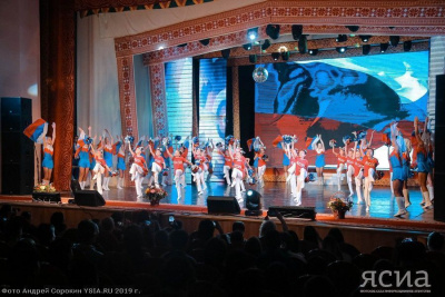 «Россия — это мы». Патриотическая акция объединила более 500 молодых людей Якутска / Иван Евсеев Якутск Якутск Республика Саха (Якутия)